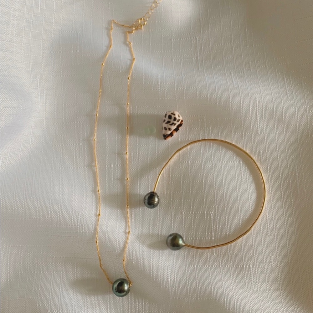 Tahitian Pearl necklace and Cuff set